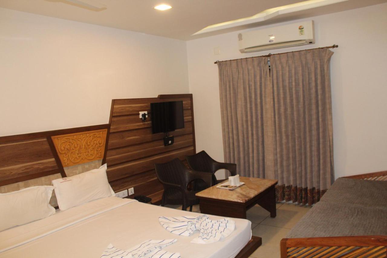 Annai In Saravana Bhavan Fine Stay And Restaurant Velankanni Exterior foto
